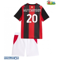 AC Milan Omari Hutchinson #20 Hjemmedraktsett Barn 2026-27 Kortermet (+ Korte bukser)